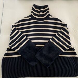 GAP Oversized Navy/Cream Chunky Cotton Turtleneck, Size Large